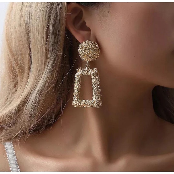 Anting anting elegan untuk pesta holiday