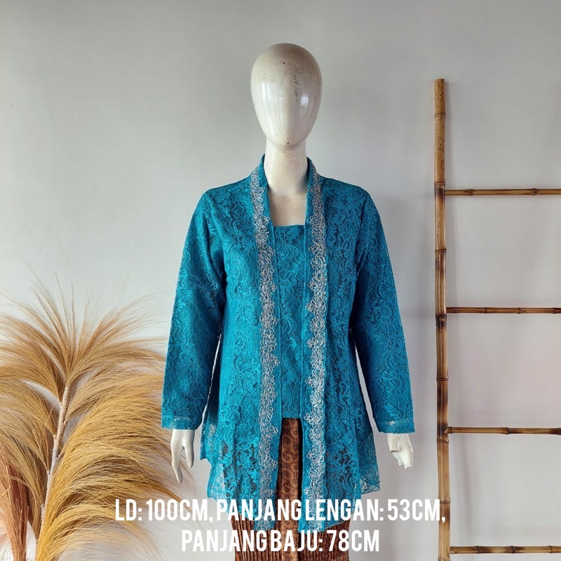 kebaya broklat warna biru