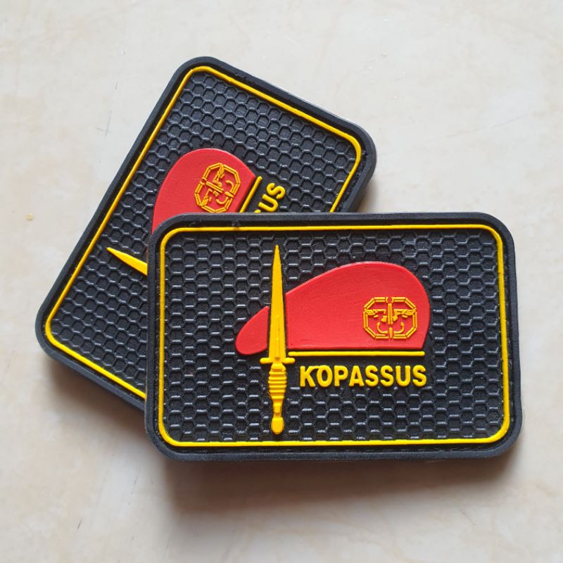 patch rubber logo kopassus - baret merah - tni ad - tempelan emblem karet