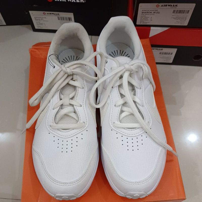 Sepatu Nike Varsity Leather (GS)