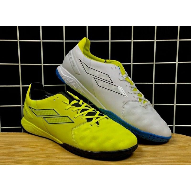 Sepatu Mills T-RITON SABRE IN