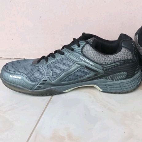 sepatu badminton yonex hydro force 5