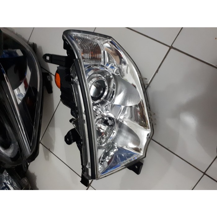 {BEKAS} Headlamp Lampu depan Pajero Dakar HID Diskon