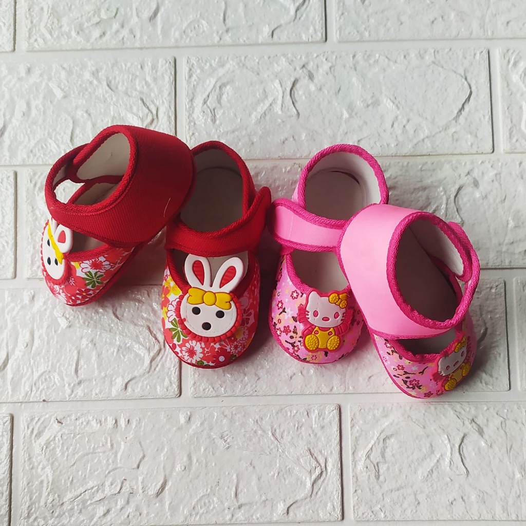 Sepatu bayi perempuan / girl slip - on