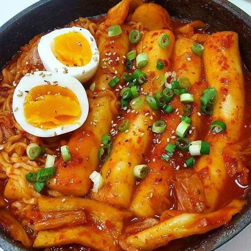 

1KG FROZEN KOREAN TTEOKBOKKI + SAUS HOMEMADE (5/6 PORSI) HALAL