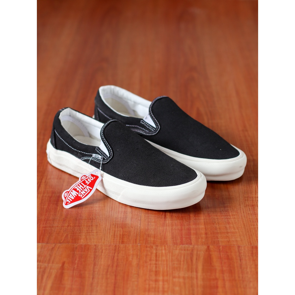 SEPATU KETS UNISEX SLIP ON BLACK WHITE OG PREMIUM SEPATU TERLARIS