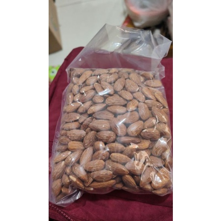 

kacang almond 500 gr