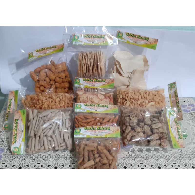 

LIVE SALE GULUNG MAKARONI PEDAS KLONTONG OPAK GADUNG SUMPIA BASRENG PEDAS ASIN