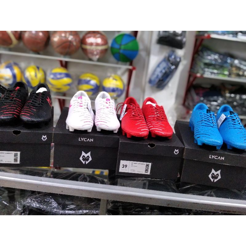 Sepatu Bola LYCAN