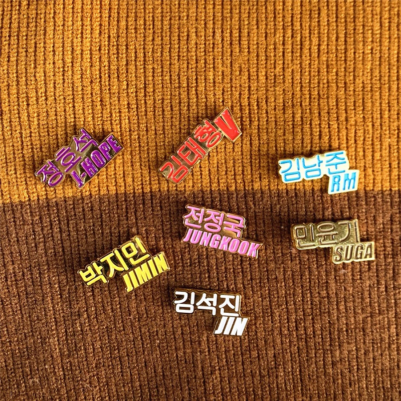 KPOP black pink GOT7 Alloy Brooches TWICE WANNAONE Pin Badge Jisoo Jennie Rose Lisa Blink BP