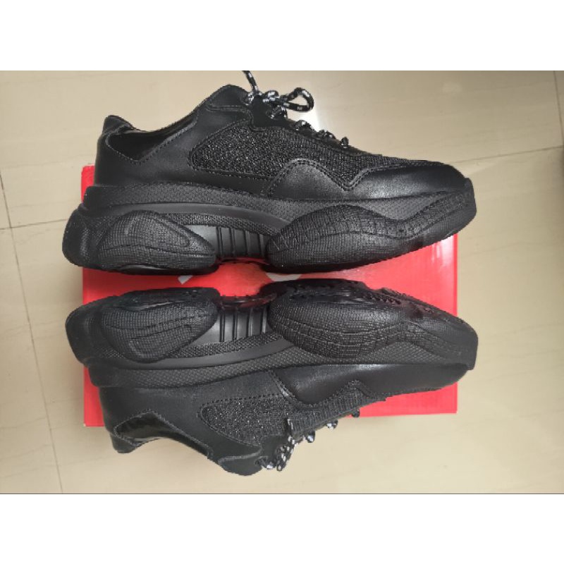 sepatu sneakers black hitam wanita merk tracce original