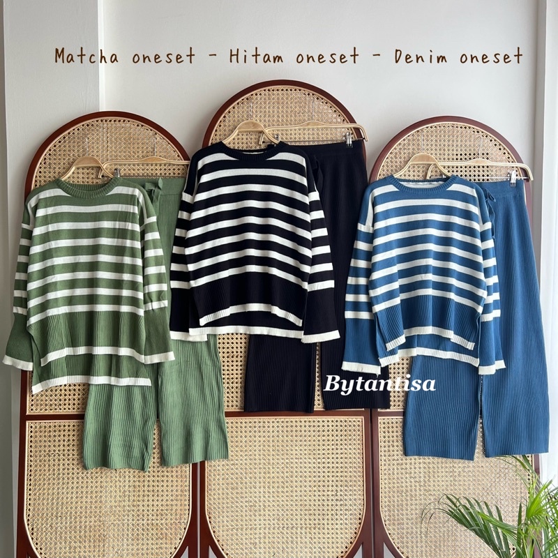 ONESET SETELAN RAJUT MOTIF GARIS ANYA