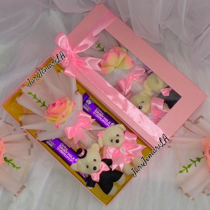 

[READY/SIAP KIRIM] Hampers Valentine Buket Coklat Valentine Hadiah Valentine Kado Valentine