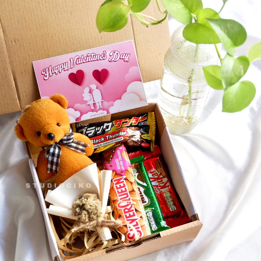 Kado Ulang Tahun Cewek Cowok Wisuda Ultah Hadiah Pacar Anniversarry Birthday Hampers Coklat Valentine Gift Box Ultah Anak Hampers Coklat Silverqueen Cadburry