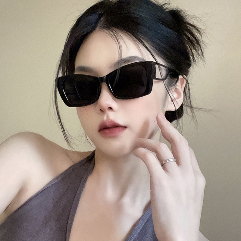 (YUZHU) Busana Barat Berongga Candi Mata Kucing Kacamata Bingkai Kecil Desain Mode Baru High End Sense Sunglasses