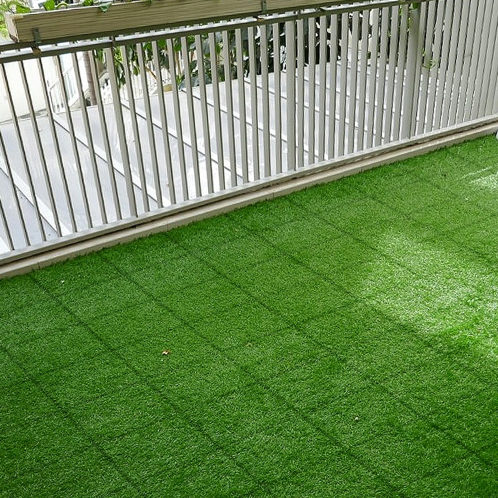 decking tile lantai rumput sintetis tipe swiss 30x30 cm tebal 30 mm