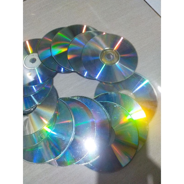 jualkaset CD DVD VCD bekas 1kg isi 60 keping untuk kerjinan tangan dan dekorasi ruangan