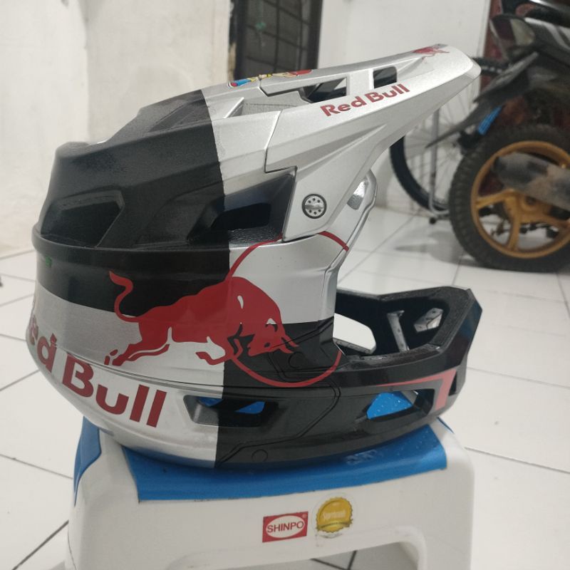 Helm Fullface Batfox Repaint Black Silver Redbull Size L