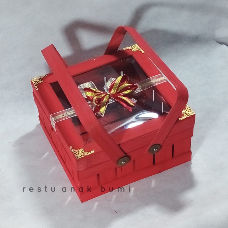 

Box kue Packaging Premium qualiti mika kaca transparan merah emas 25cm kotak seserahan hampers unik / souvenir / wadah hantaran / kotak kardus / dus box / mika kaca / tas hampers / tas / hand bag / goodie bag gift bag kantong