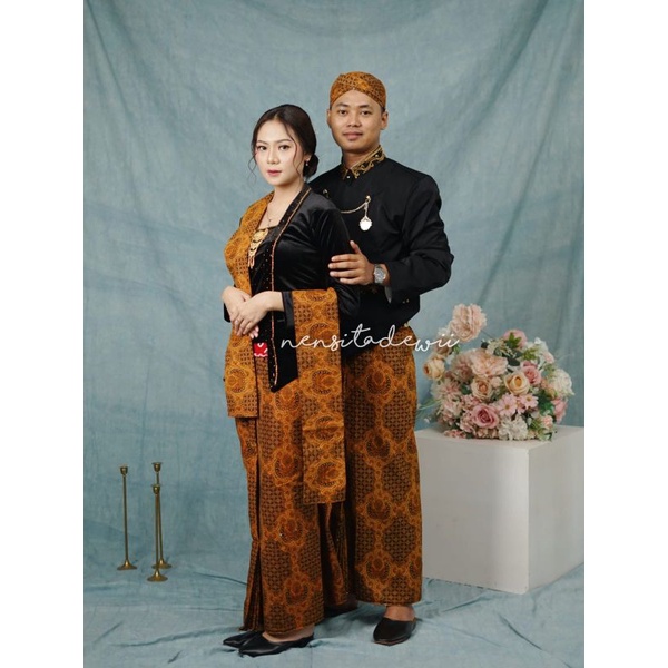 [1 Set, HT/SBD03B] Baju Prewed Adat Jawa - Solo / Baju Prewedding, Nuansa Hitam