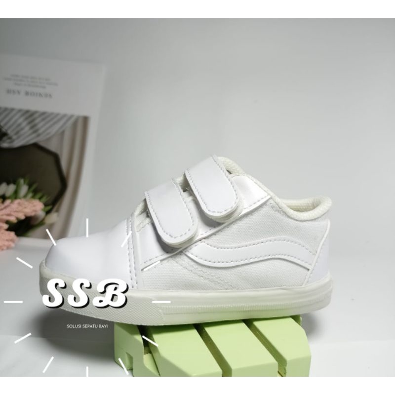 Sepatu sneakers anak laki laki perempuan umur 1-3tahun sol karet nyaman dan kuat