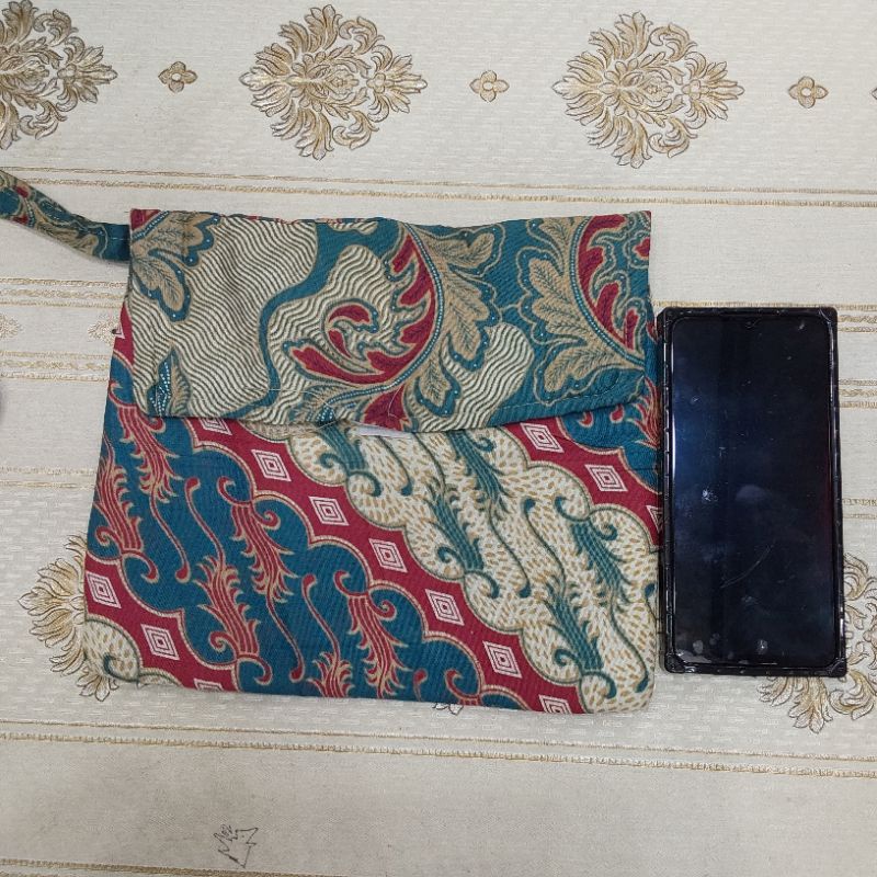 Tas mukena motif batik