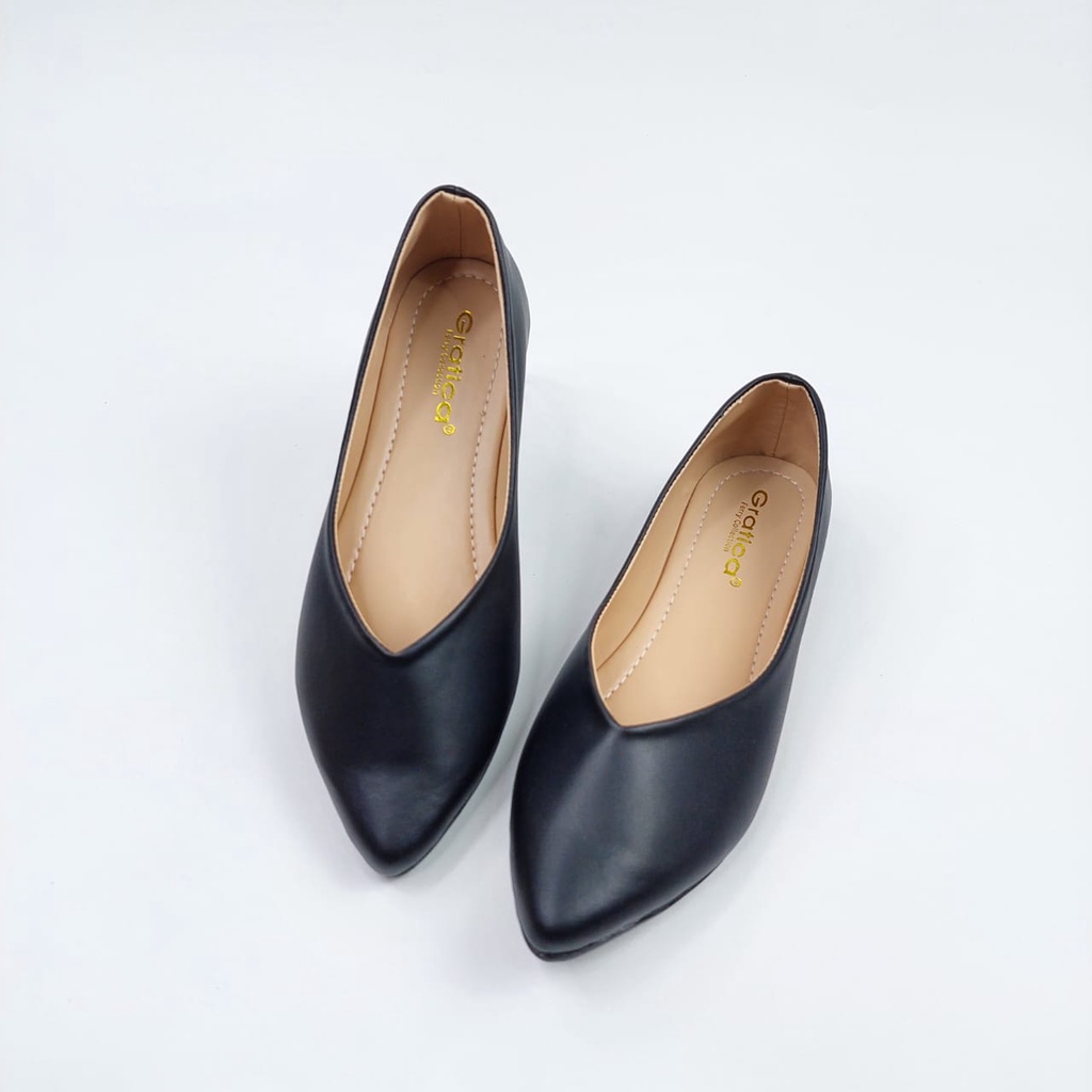 Gratica sepatu flat shoes lancip polos mi06