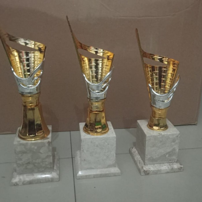 Tro Piala Marmer Set Custom