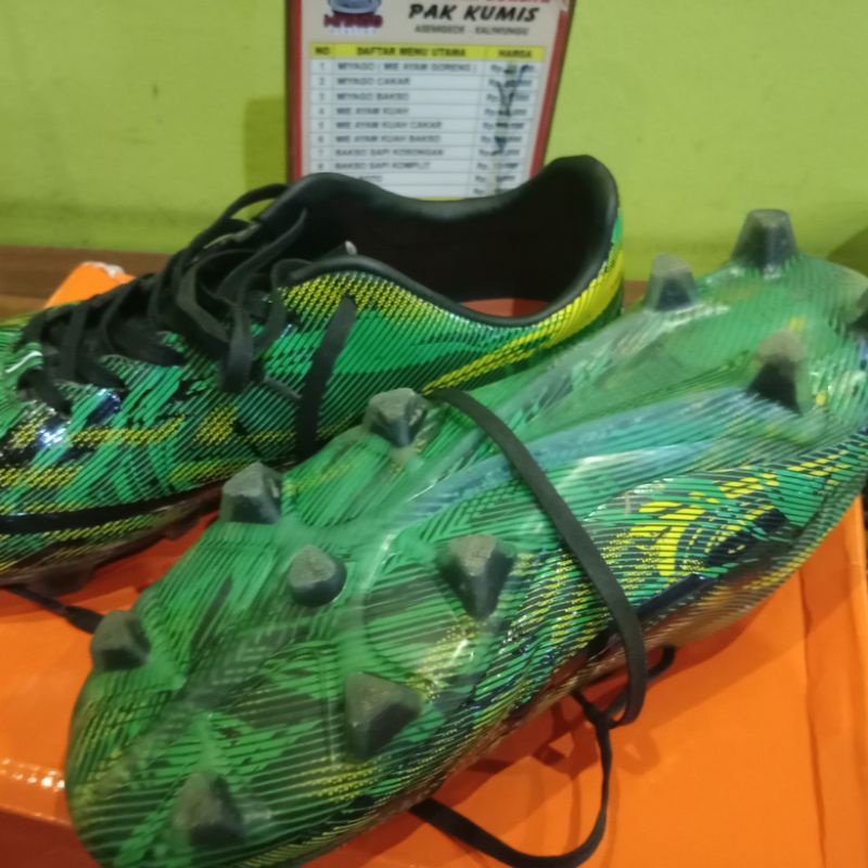 sepatu bola anak seken ori