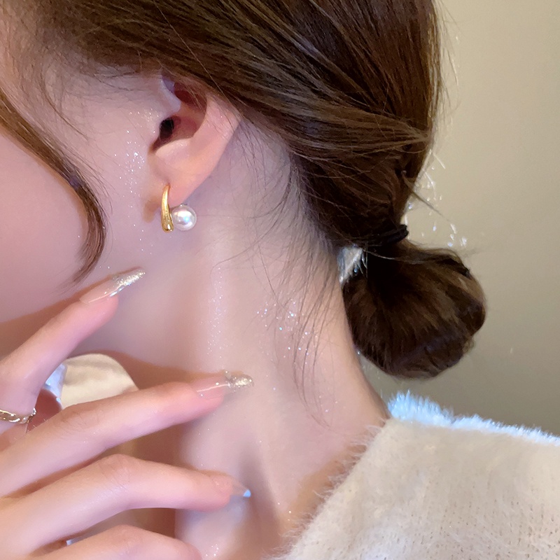 Anting Mutiara Kecil Geometris Sederhana Perempuan Korea