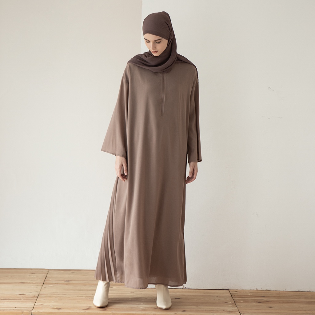 Anjani by Aska Label - Dress wanita pleated gamis Muslim tangan panjang details plisket di bagian belakang busui friendly