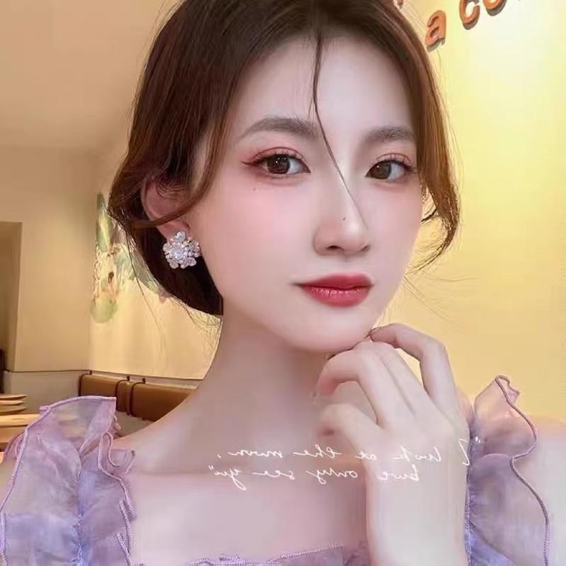 Anting Pejantan Bunga Bulat Mutiara Temperamen Elegan Wanita Korea