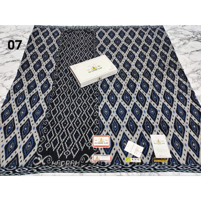 sarung tenun hadrah bahan mesres motif kwg dan kgn