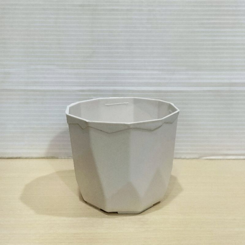 Pot Bunga Plastik Berlian / Pot Plastik / Vas Bunga Plastik / Vas Plastik