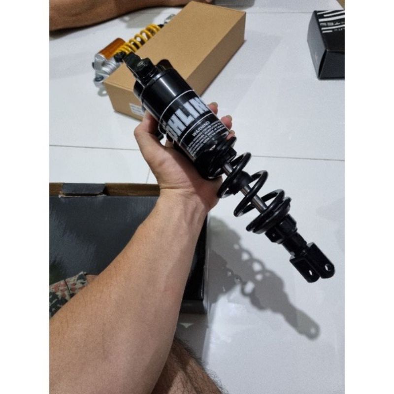 Shockbreaker model Ohlins tabung atas warna hitam 310/330 beat Vario scoopy Mio dll Vario Scoopy