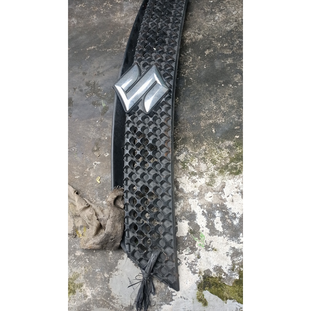 Grill suzuki sx4 original