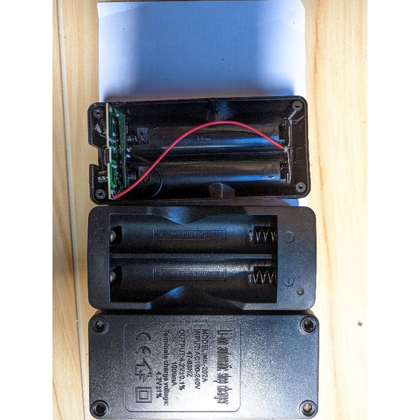 kotak charger tanpa kabel colokkan bagus buat charger batre 8610 stock banyak