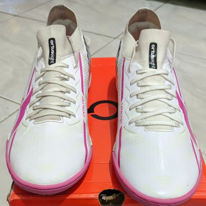 Sepatu Futsal Ortuseight Catalyst Liberte IN - White/Black/Ultra 100% Original