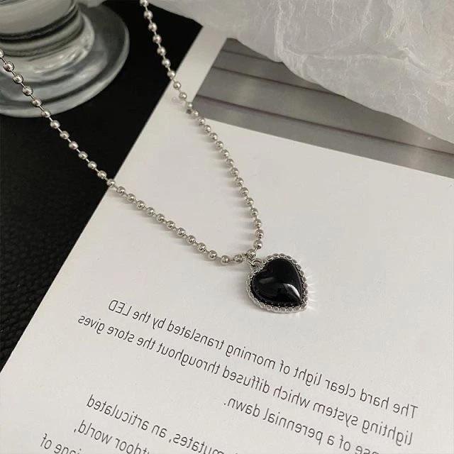 Kalung Wanita Liontin Hati Hitam Rantai Warna Silver