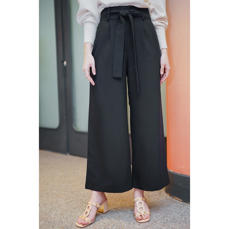 Elena Pants - Tan White Black Benang jarum benangjarum XS S M L XL XXL buttonscarves nada series voa