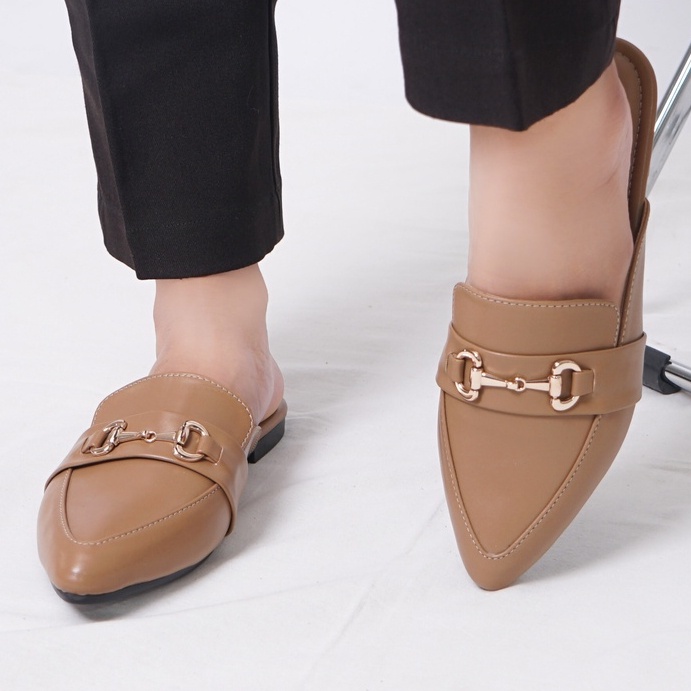 SARASARA YUK - SALSA Sepatu Sandal Wanita Slip On Mules Size 36 - 40 Casual Sendal Slop Teplek Flat Ujung Lancip Tertutup Anti Licin Warna Hitam Brown Coklat Selop Premium 37 38 39 Perempuan Kekinian Terbaru Shoes ORI Original Mall Official Store