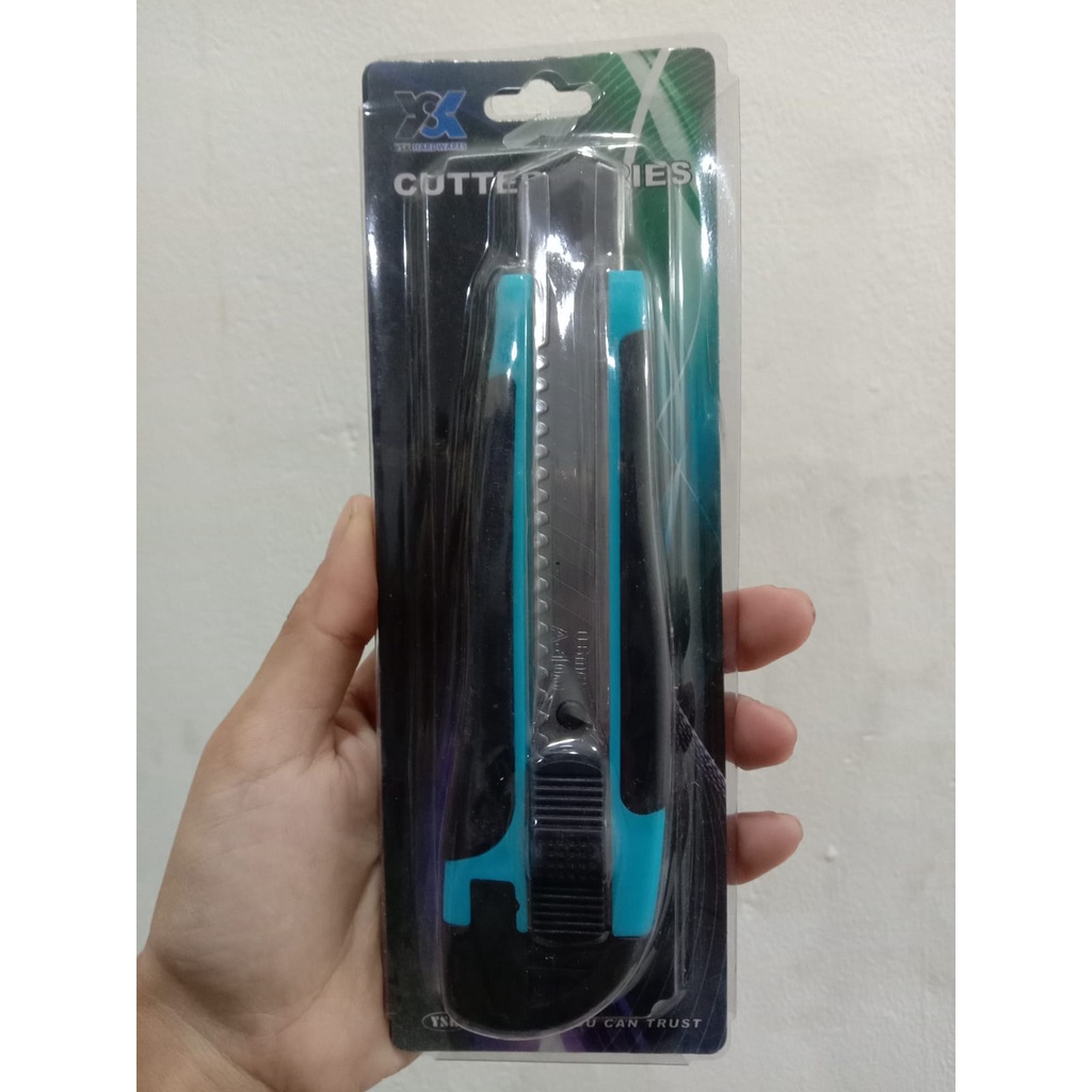 Cutter tajam kuat 208 / Cutter besar / Cutter gagang karet/ Cutter tajam / Silet TERMURAH / Cuter Ekonomis / Cutter murah / cuter termurah / pemotong kertas / pemotong aluminium sheet