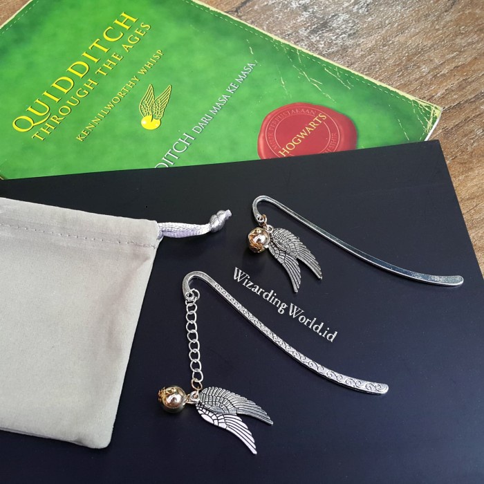 

Terlaris ✨ -Golden Snitch Bookmark Pembatas Buku Harry Potter - Ukiran- 2.1.23