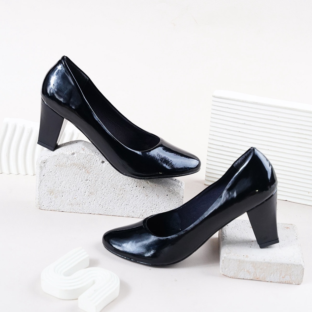 Sepatu Kerja Pantofel Wanita Heel 7 Cm CATTY - Tiara Mode ( Bahan Glosy )