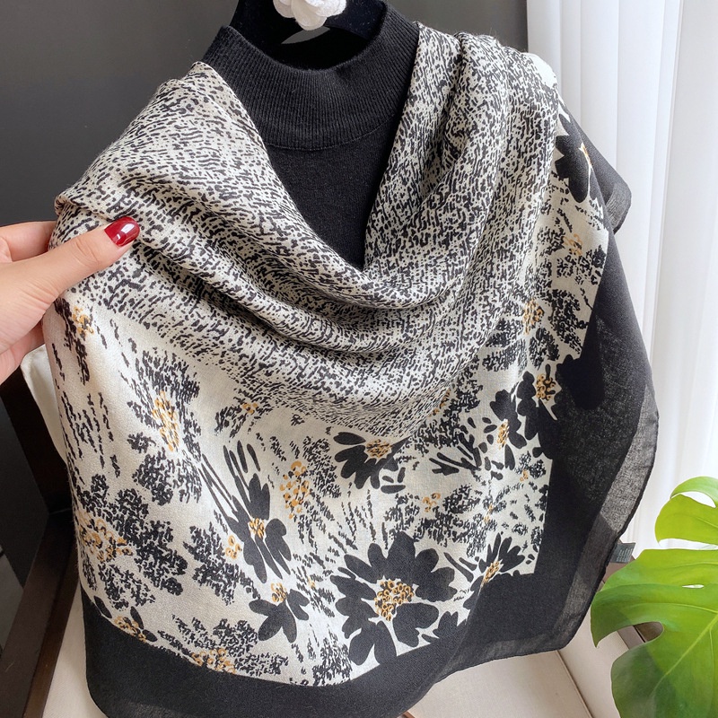 ITSFRIDAY RAFALIA IN BLACK Scarf - Premium Selendang Square Syal Shawl Segi Empat Hijab Import Motif Etnik Black Flower