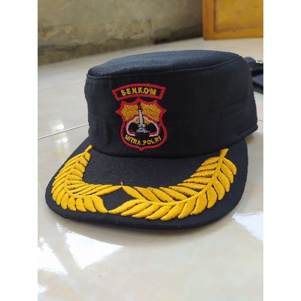 topi komando senkom