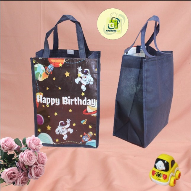 

GOODIE BAG MURAH ULTAH POTRAIT CUSTOM UK 25 X 14 X 40 (PXLXT) bahan 75 gsm