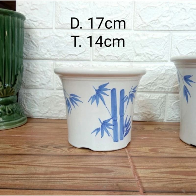 pot cascade putih bambu keramik