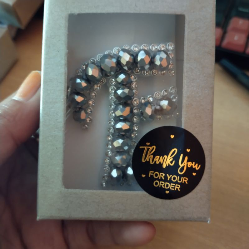 Bros Initial nama huruf kristal silver free box