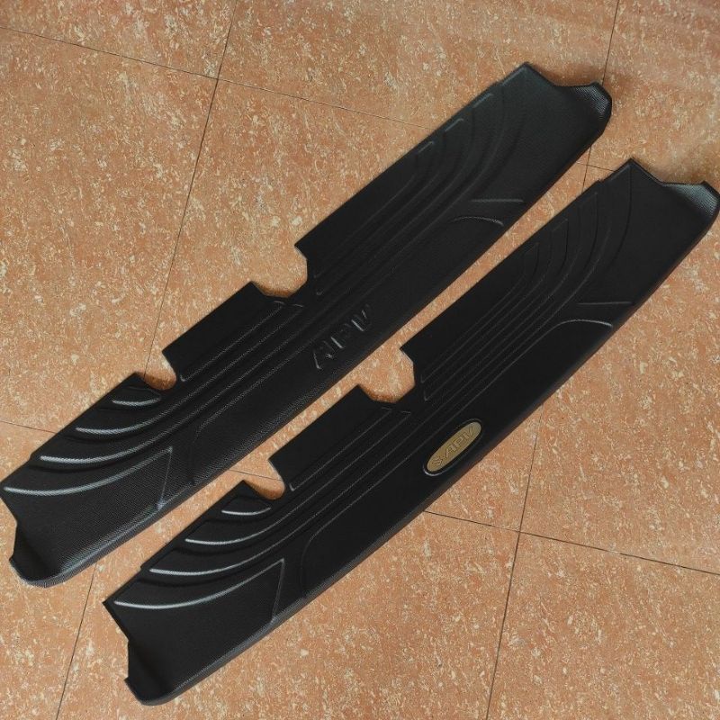 Silplate sill plat pintu bagasi belakang mobil suzuki Apv tipe Arena avp plastik hitam abs tempel